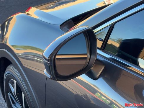 Used 2024 Toyota Crown Limited image 9