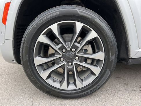 Certified 2021 Jeep Grand Cherokee L Overland w/ Luxury Tech Group IV AWD/4WD image 34