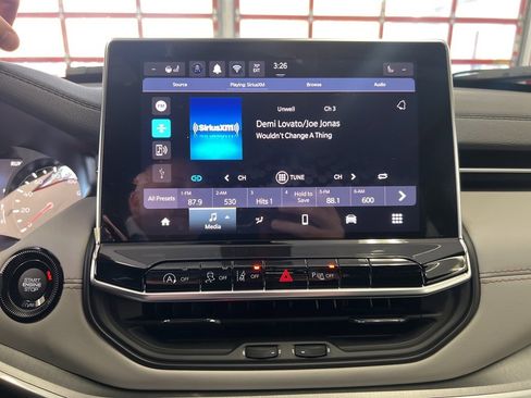 New 2026 Jeep Compass Limited image 18