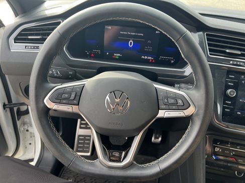 Certified 2023 Volkswagen Tiguan SE R-Line image 17