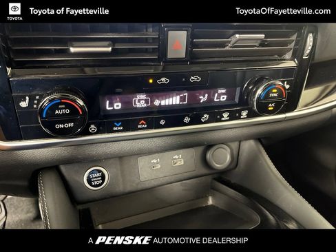 Used 2023 Nissan Rogue SL w/ SL Premium Package FWD image 30