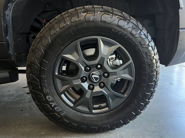 Used 2025 Lexus GX 550 AWD/4WD image 10