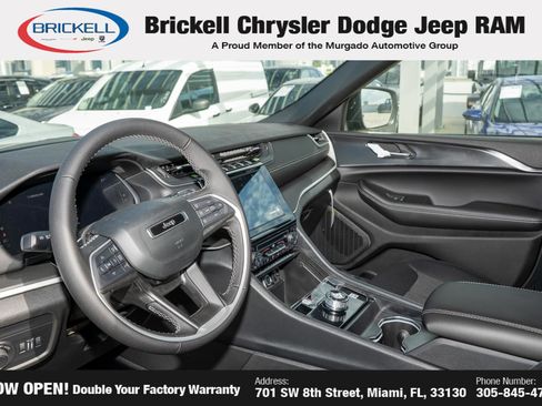 New 2025 Jeep Grand Cherokee L Laredo image 15