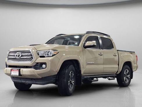 Used 2017 Toyota Tacoma TRD Sport image 19
