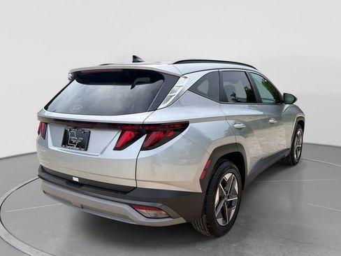 Used 2025 Hyundai Tucson SEL FWD image 4