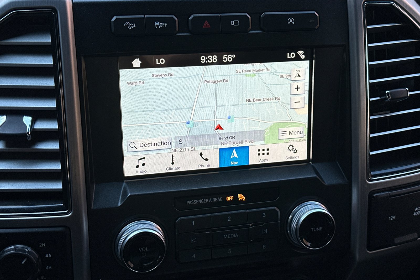 Used 2018 Ford F150 Platinum w/ Technology Package AWD/4WD image 18
