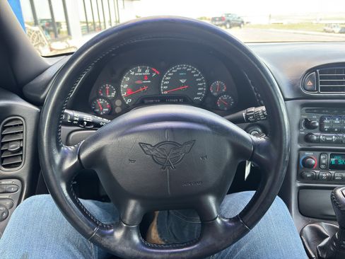 Used 2004 Chevrolet Corvette Z06 w/ Memory Package RWD image 11