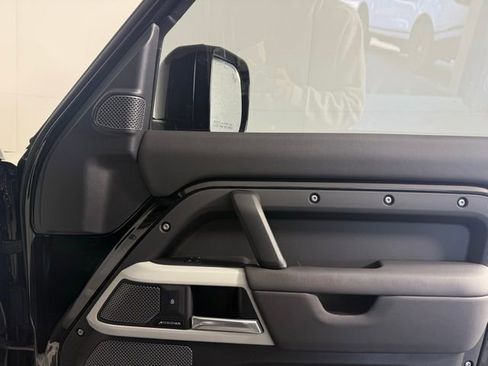 New 2024 Land Rover Defender 110 S image 20