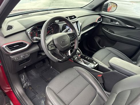 Used 2023 Chevrolet TrailBlazer RS w/ Convenience Package image 12