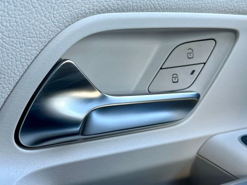 Certified 2026 Mercedes-Benz GLB 250 4MATIC image 35