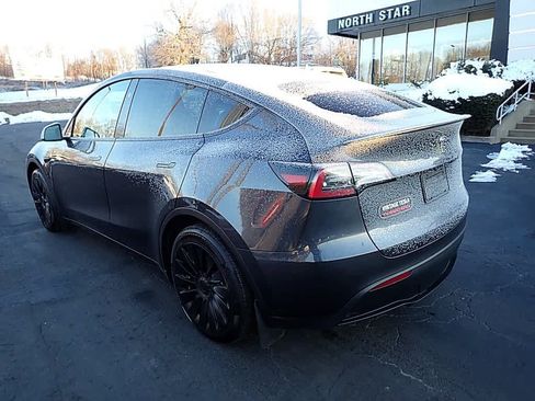 Used 2024 Tesla Model Y Long Range image 3