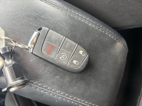Used 2025 Jeep Compass Limited AWD/4WD image 21