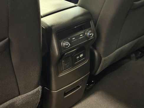 Used 2023 GMC Acadia SLE w/ Driver Convenience Package image 21