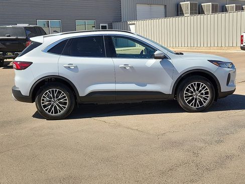 Used 2026 Ford Escape SE FWD image 5
