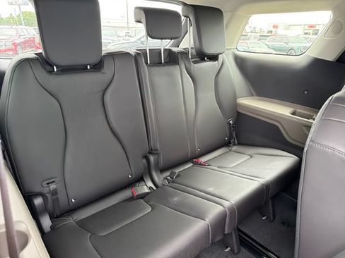 New 2026 Kia Carnival FWD image 25