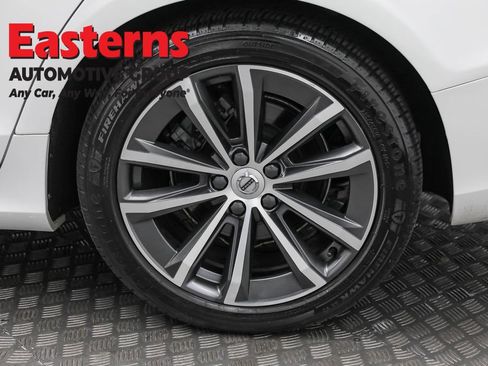 Used 2022 Volvo S60 B5 Momentum image 33