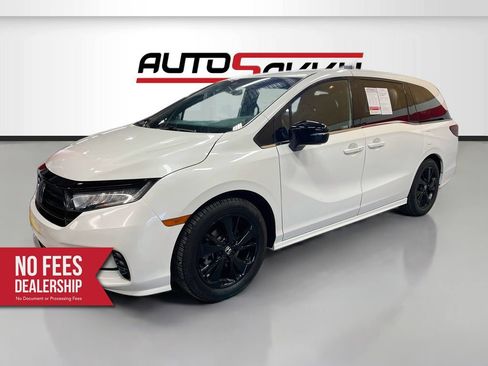 Used 2023 Honda Odyssey Sport image 3