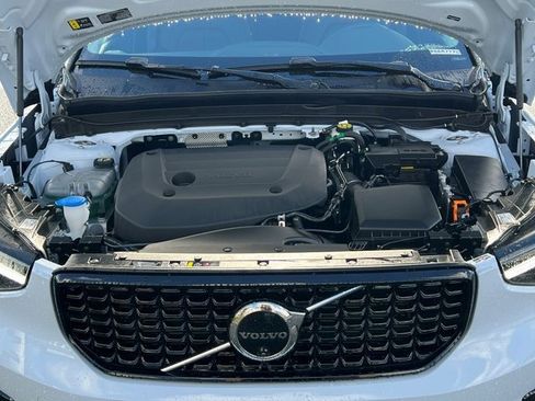 Certified 2026 Volvo XC40 B5 Plus w/ Protection Package Premier image 39