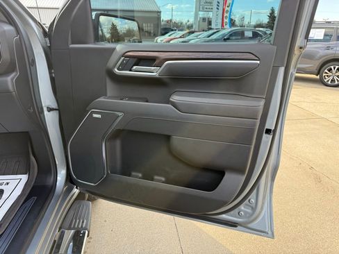 Used 2025 GMC Sierra 1500 SLT w/ SLT Premium Package image 34