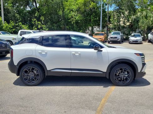 New 2026 Nissan Kicks SR AWD/4WD image 8
