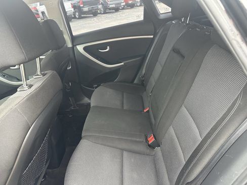 Used 2016 Hyundai Elantra GT FWD image 12