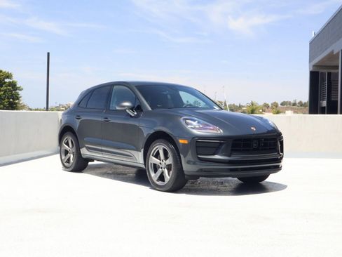 Certified 2024 Porsche Macan AWD/4WD image 7