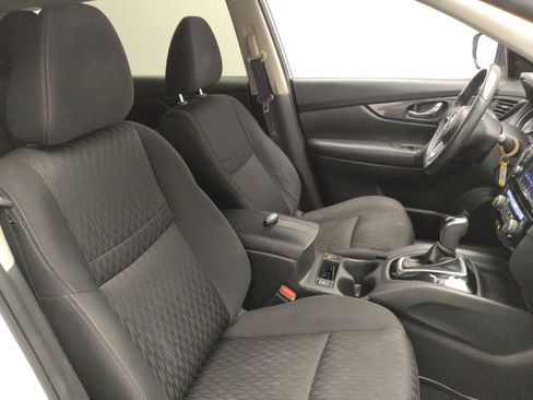 Used 2019 Nissan Rogue SV image 21