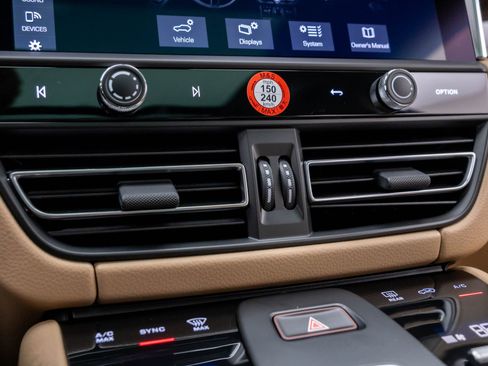 New 2026 Porsche Macan image 26