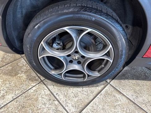 Used 2024 Alfa Romeo Stelvio Sprint image 9