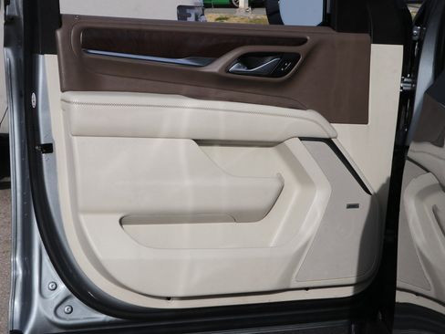 Used 2023 GMC Yukon XL Denali w/ Max Trailering Package image 10