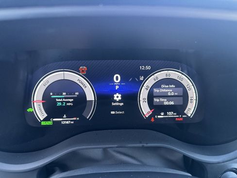 Used 2025 Toyota Sienna XLE Woodland Edition image 17