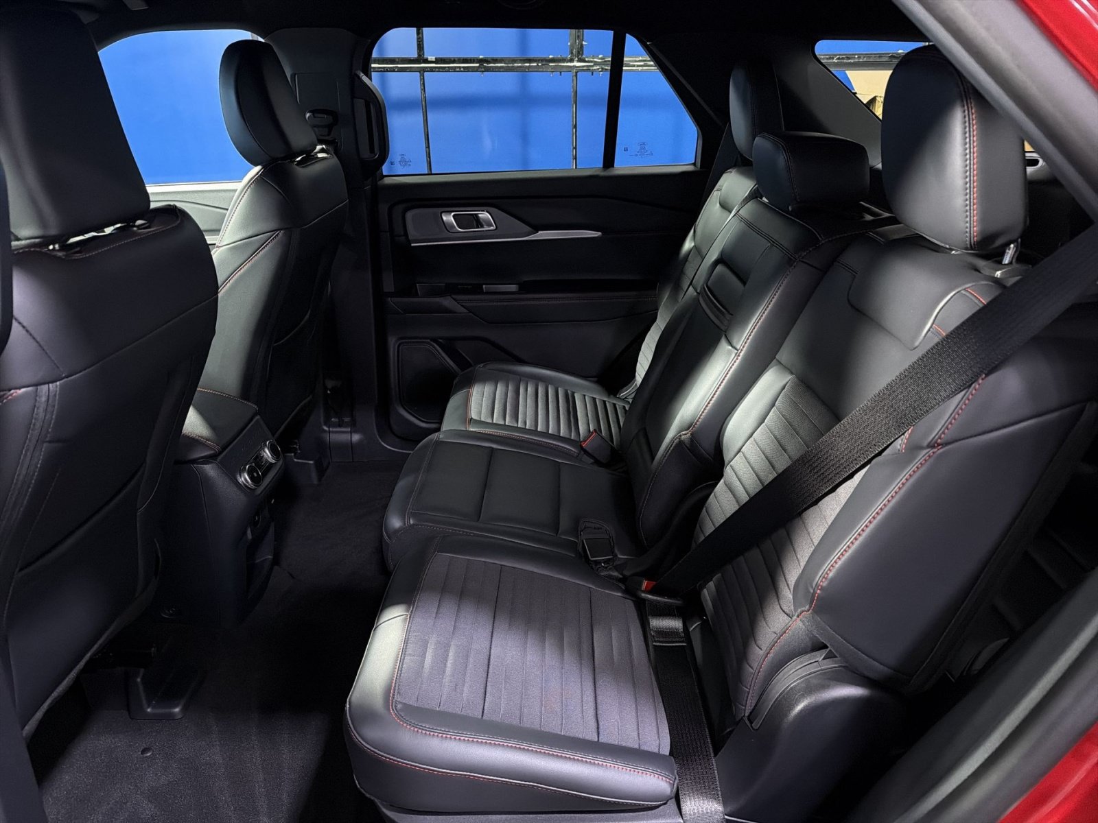 Used 2026 Ford Explorer ST-Line w/ ST-Line Street Pack AWD/4WD image 27