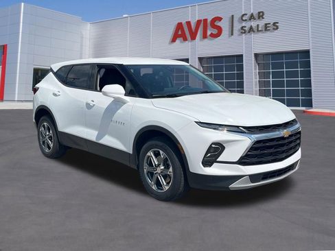 Used 2025 Chevrolet Blazer LT AWD/4WD image 3