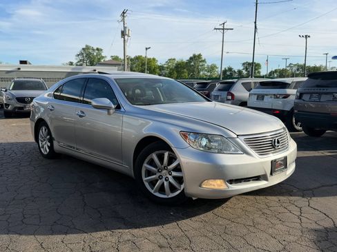 Used 2008 Lexus LS 460 RWD image 3
