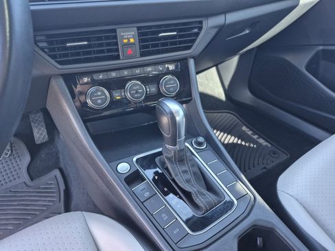 Used 2019 Volkswagen Jetta R-Line FWD image 12