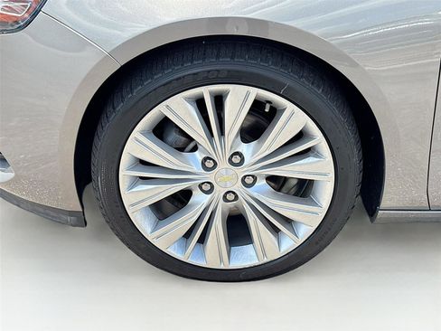 Used 2018 Chevrolet Impala Premier w/ Premier Confidence Package FWD image 32