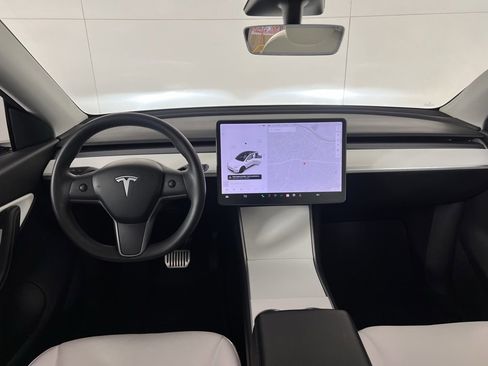 Used 2020 Tesla Model Y Long Range image 19