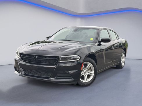 Used 2023 Dodge Charger SXT RWD image 2