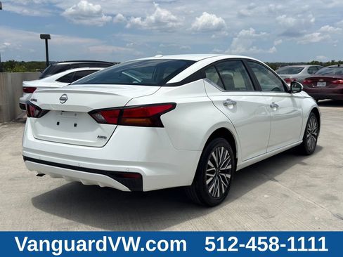 Used 2025 Nissan Altima 2.5 SV AWD/4WD image 5