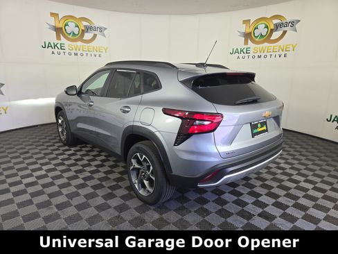 Used 2026 Chevrolet Trax LT w/ LT Convenience Package FWD image 7