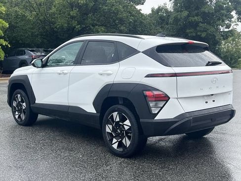 Certified 2025 Hyundai Kona SEL AWD/4WD image 3