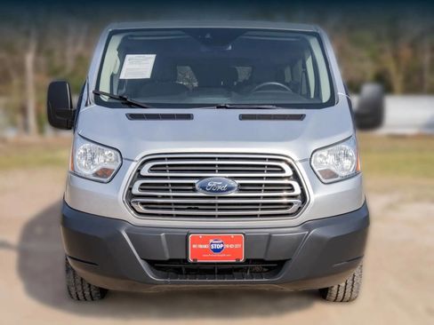 Used 2015 Ford Transit 150 XLT image 2