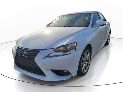 Used 2015 Lexus IS 250 RWD image 3