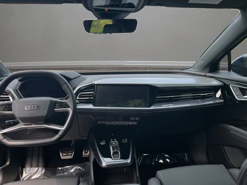 Used 2025 Audi Q4 e-tron Premium Plus image 43