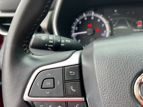 Used 2023 Toyota Highlander XLE AWD/4WD image 18