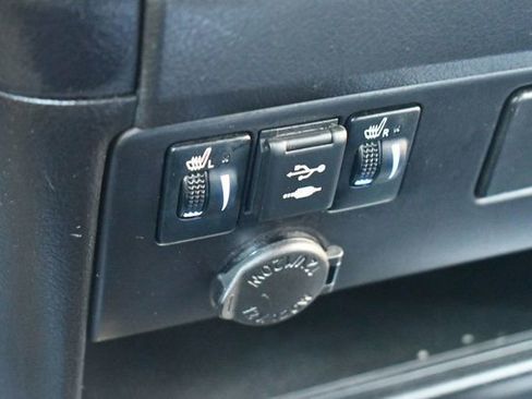 Used 2020 Toyota Sienna SE image 40