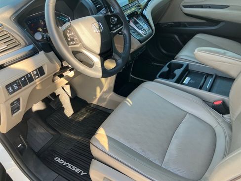 Certified 2024 Honda Odyssey Elite image 30