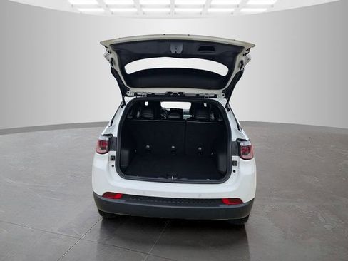 Used 2024 Jeep Compass Limited image 7