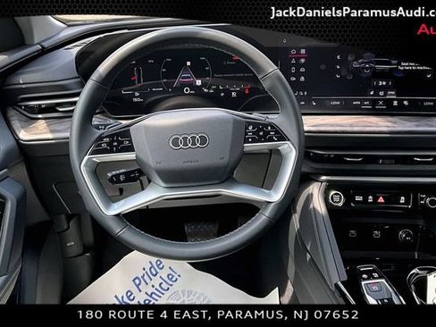 Used 2025 Audi Q5 Premium w/ Convenience Package AWD/4WD image 5