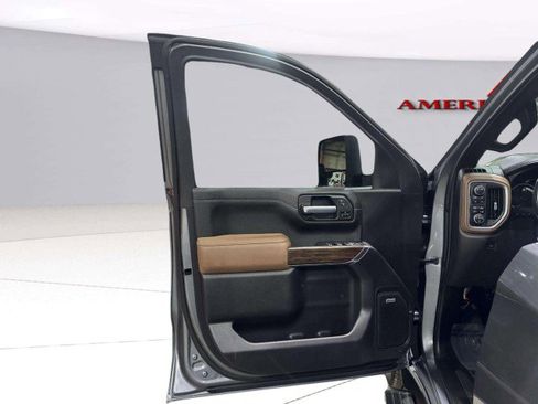 Used 2021 Chevrolet Silverado 1500 High Country w/ Technology Package image 14